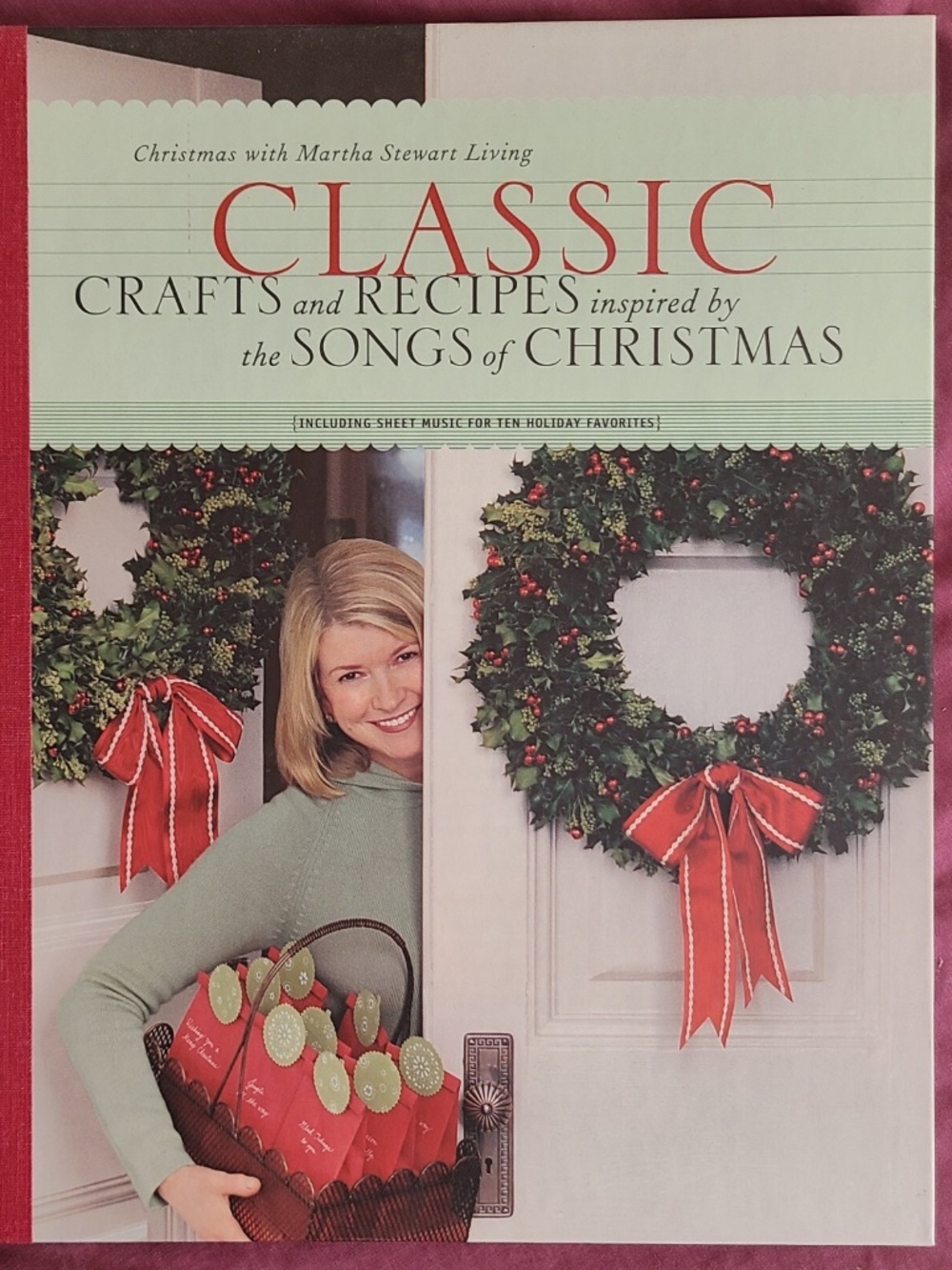 Christmas With Martha Stewart Living: Classic Crafts and Recipes ...